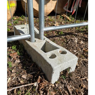 Betonová patka pro mobilní oplocení – Hledejceny.cz