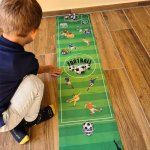 4Leaders Hrací podložka fotbal 6 míčků – Sleviste.cz