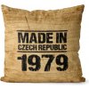 Dekorační polštář Impar Polštář Made In + rok rok 1979 55x55