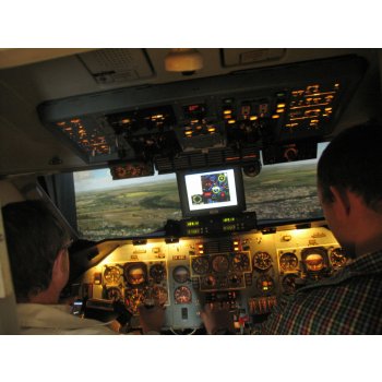 Pohyblivý letecký simulátor 1 osoba Bez záznamu 60 minut letu