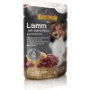 Pamlsek pro psa Belcando Lamb with potatoes & cranberries 125 g