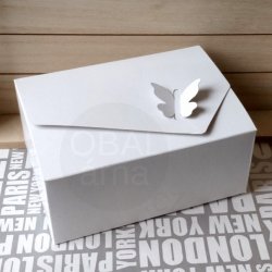 Svatební krabička na výslužku bílá s motýlkem 18x13x8 cm, 1 - 19 kusů  svatební cukrovinka - Nejlepší Ceny.cz
