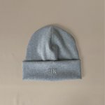 Dámská čepice s monogramy Šedá Šedá – Hledejceny.cz