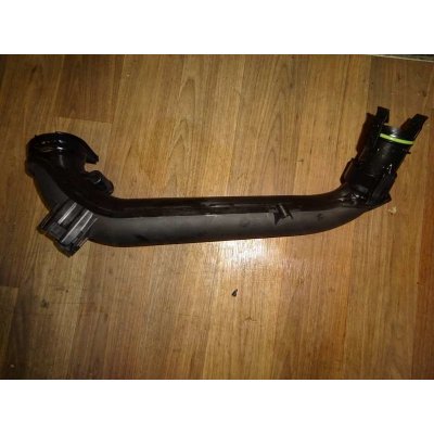 trubka intercooler VW Passat B8 3G0 1,4 TSi 110 KW 04E145673AD – Hledejceny.cz