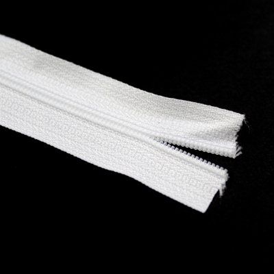 Nekonečný zip no.3 spirálový plastový v metráži - více barev color: 501 bílá – Hledejceny.cz
