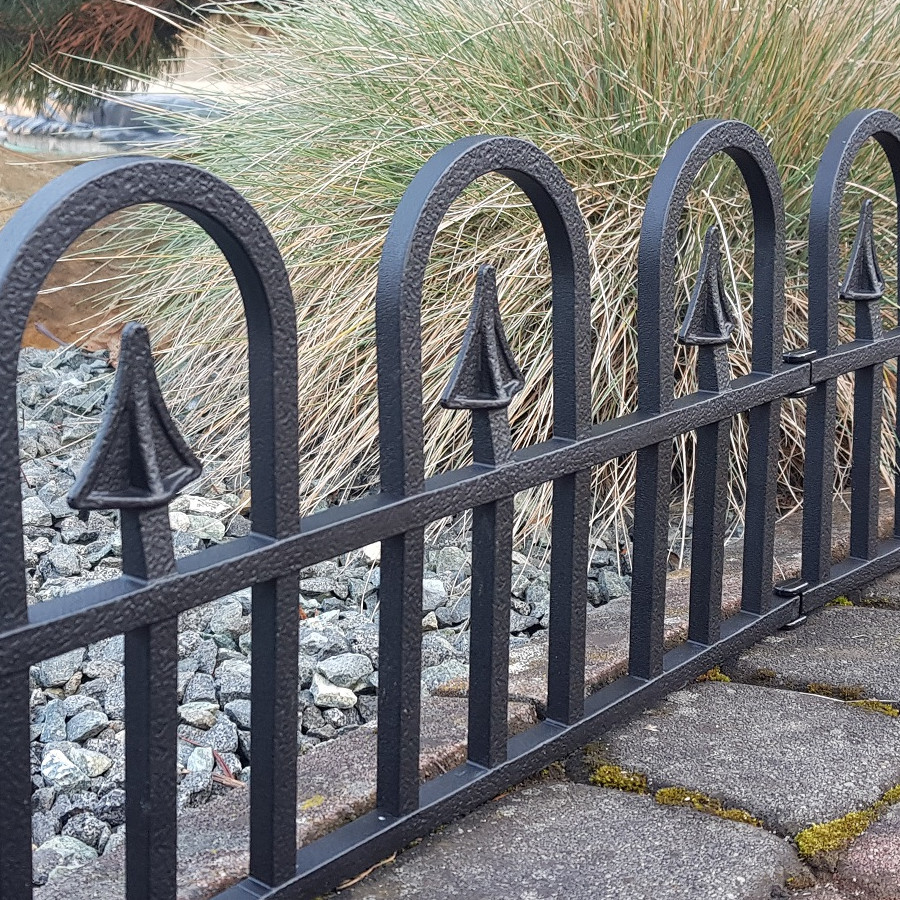 Bj plastik Zahradní plůtek, plast - imitace kovaný plot 2,3 m černá