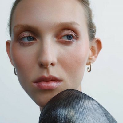 (M)ANASI 7 Pečující multifunkční lesk na rty chameli 6 ml – Zboží Dáma