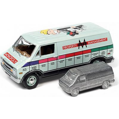 Johnny Lightning Dodge Van 1977 Monopoly + figurka pro hru 1:64