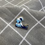 Pinarna Nejznámější obraz Hokusai Kacušika Velká vlna u pobřeží Kanagawy – Zboží Dáma