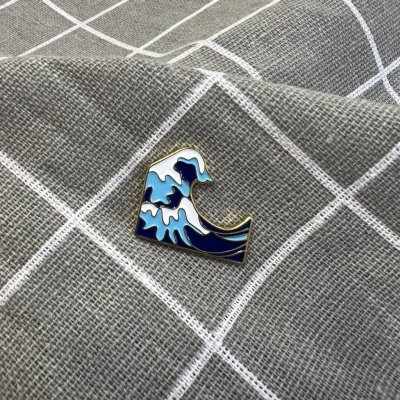 Pinarna Nejznámější obraz Hokusai Kacušika Velká vlna u pobřeží Kanagawy – Zboží Dáma