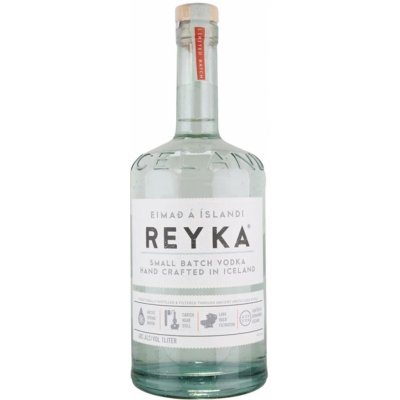 Reyka Vodka 40% 1 l (holá láhev) – Zboží Dáma