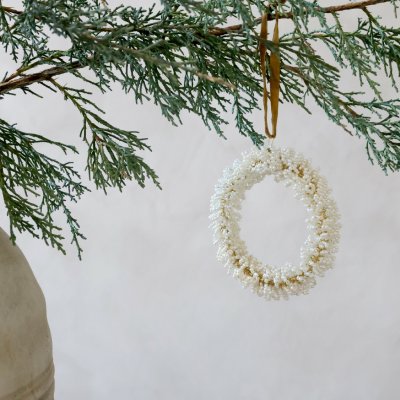Chic Antique Závěsná dekorace perličkový věneček Cream, krémová barva, kov – Hledejceny.cz