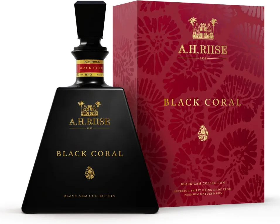 A.H. Riise Black Coral 45,8% 0,7 l (dárková kazeta)