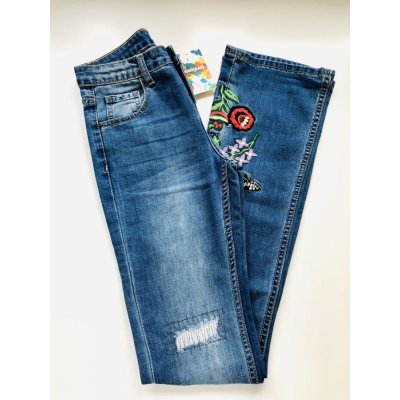 Desigual džínové kalhoty s barevnou květinovou výšivkou na nohavici denim Dreams světle modré – Zboží Mobilmania