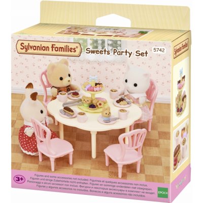 Sylvanian Families 5742 Stůl židle a spousta sladkostí