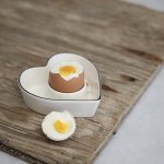 Bastion Collections keramický stojánek na vajíčko Heart bílá keramika – Zboží Mobilmania
