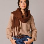 Hřejivá šála s třásněmi čokoládová – Zboží Mobilmania