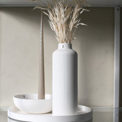 Keramická váza Adala White 23 cm Storefactory Scandinavia – Zboží Dáma