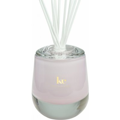 Kett's Candles Baby Powder Luxusní vonný difuzér z českého skla víčko + tělo difuzéru + 15 stébel + 150 ml náplně