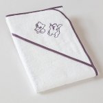 Veba LOTA osuška s kapucí bílá s výšivkou Kočičky tmavá fialová lemovka 75x75 cm – Zboží Dáma