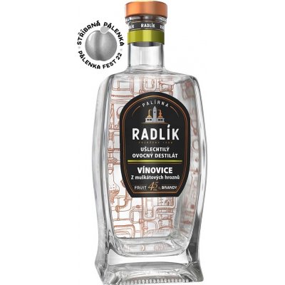 Radlík Vínovice z muškátových hroznů 45% 0,5 l (holá láhev) – Sleviste.cz
