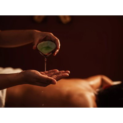 Aromaterapeutická masáž celého těla pro ženy + občerstvení – Zboží Mobilmania