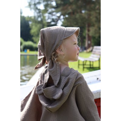 Jsem máma Mušelínový BIO šátek s kšiltem cappuccino – Zboží Dáma