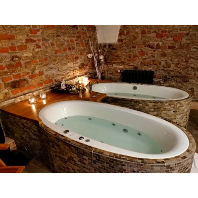 Privátní wellness ve sklepení ze 16. století pro dva – Hledejceny.cz