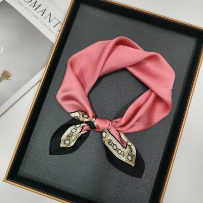 Hedvábný šátek růžový se zdobeným okrajem – Zboží Dáma