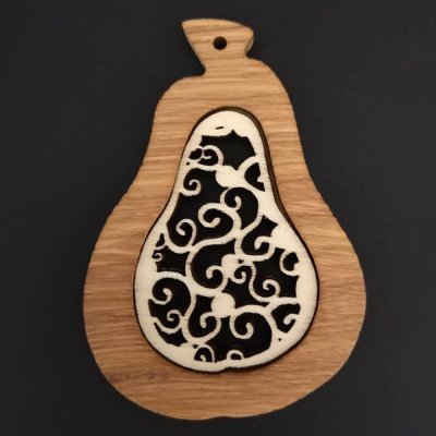 AMADEA Dřevěná ozdoba z masivu s vkladem hruška s ornamentem 9 cm – Zbozi.Blesk.cz