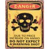 Plakát Žlutá kovová nástěnná cedule s lebkou Danger – 20x1x25 cm