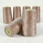 Takoy Overlock / coverlock polyesterová nit NTF 5000 barva tmavá béžová – Sleviste.cz