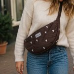 STUDIO NOOS kabelka Puffy FANNY PACK Brown Hearts – Sleviste.cz