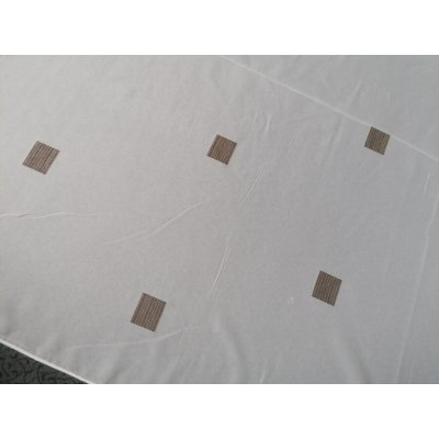 Voálová záclona s hnědýma kostkama 300 cm – Hledejceny.cz