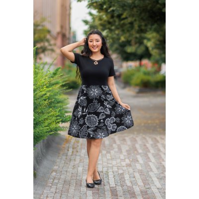 Himalife Šaty Pemba černá s bílou – Zboží Dáma