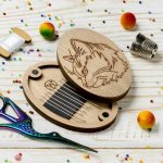 Wonderland Crafts Magnetický dřevěný jehelníček - kočka – Sleviste.cz