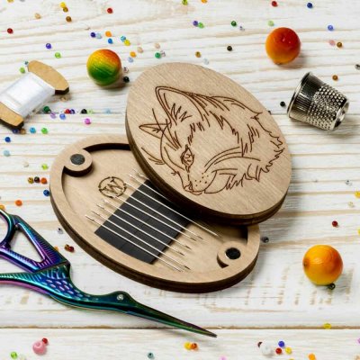 Wonderland Crafts Magnetický dřevěný jehelníček - kočka – Sleviste.cz