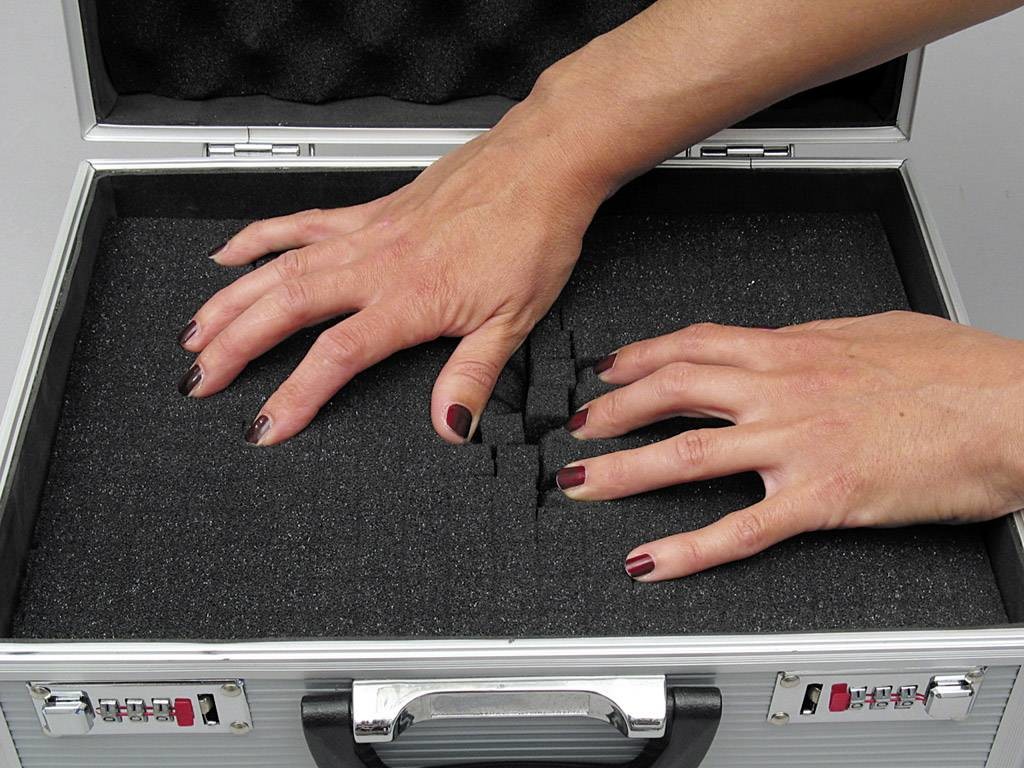 Viso STC981P Hliníkový kufr s pěnovou výplní 1020 x 320 x 110 mm