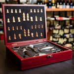 Šachová sada + příslušenství na víno (Deluxe box - Dárkové balení) – Hledejceny.cz