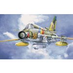 Směr plastikový model letadla ke slepení Suchoj SU-17-22 M4 slepovací stavebnice letadlo 1:48 – Zboží Mobilmania