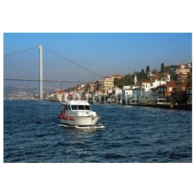 WEBLUX 27806686 Fototapeta vliesová Boat Loď most přes Bospor a domy na pobřeží v Istanbulu rozměry 145 x 100 cm – Zboží Mobilmania