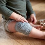 GoBabyGo protiskluzové návleky na kolena šedé – Zboží Dáma