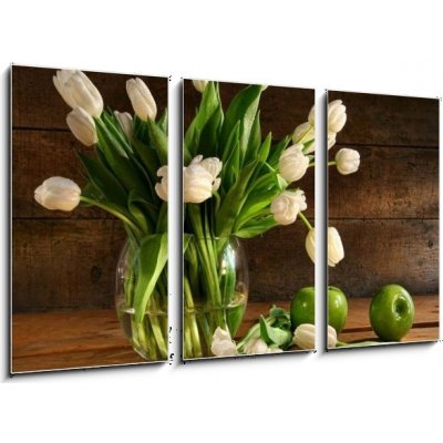 Obraz 3D třídílný - 90 x 50 cm - White tulips in glass vase on rustic wood Bílé tulipány ve skleněné váze na rustikálním dřevu – Zbozi.Blesk.cz