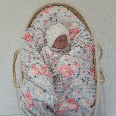 Pro útulný domov Péřová zavinovačka minky Květy a ptáčci – Sleviste.cz
