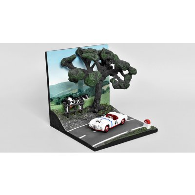 Diorama Úsek silnice s krávou a stromem pro auta v měřítku 1:43 – Zboží Mobilmania