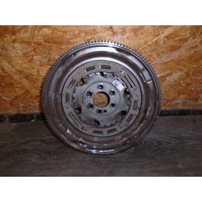 setrvačník ŠKODA Octavia III lift 5E0 1,5 TSi 110 KW DSG 04E105266K | Zboží Auto