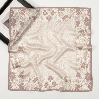 hedvábný šátek béžový s květy v dárkovém balení – Zbozi.Blesk.cz