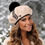 Krumlovanka Dámský zimní baret s podšívkou a bambulí varianty 100% vlna Woolmark W-0612 světle hnědá – Hledejceny.cz