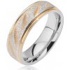 Prsteny Šperky eshop ocelový snubní prsten matný střední pruh se zlatými zářezy a zlaté okraje D6.5