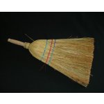 Spokar Koště čirokové ruční 3x šité 30 x 7 cm dřevěná násada – HobbyKompas.cz